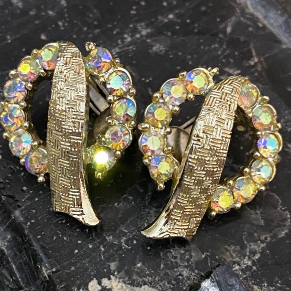 Vintage Signed CORO Gold Tone AB Rhinestone Ribbon Pin Brooch and earrings set - Picture 5 of 9